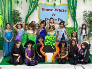 Read more about the article Students of Grades 2A and 2B performed a play today on “Snow-white and Dwarfs